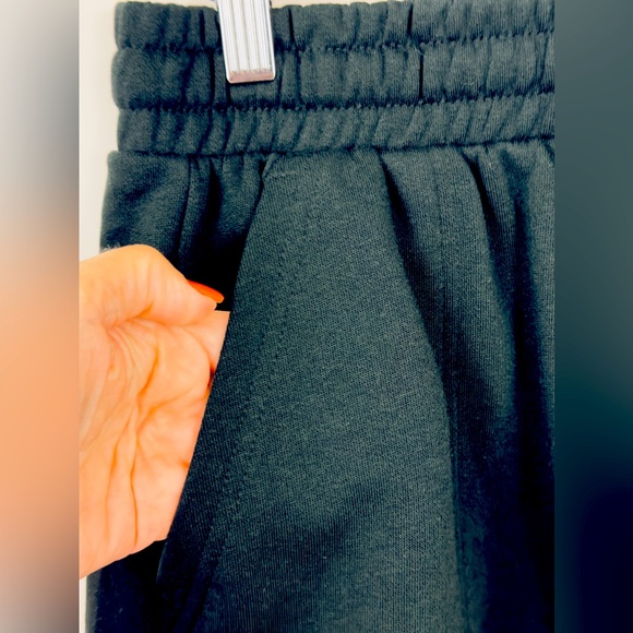 Puma x Woman’s Coca-Cola High Waisted Sweat Shorts with Pockets     Medium   NWT - Picture 6 of 12